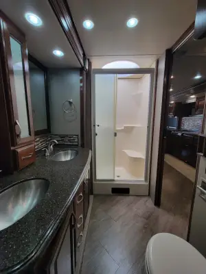 2018 Fleetwood Pace Arrow® LXE 38F photo 14
