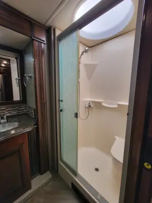 2018 Fleetwood Pace Arrow® LXE 38F photo 15