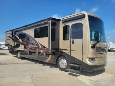 2018 Fleetwood Pace Arrow® LXE 38F photo 3