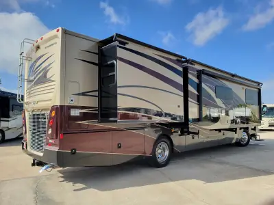2018 Fleetwood Pace Arrow® LXE 38F photo 7