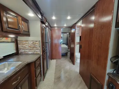 2018 Fleetwood Pace Arrow® LXE 38F photo 12