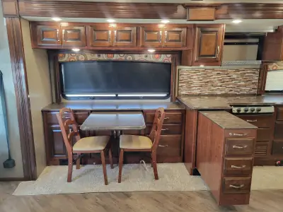 2018 Fleetwood Pace Arrow® LXE 38F photo 10