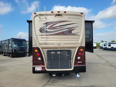 2018 Fleetwood Pace Arrow® LXE 38F photo 6