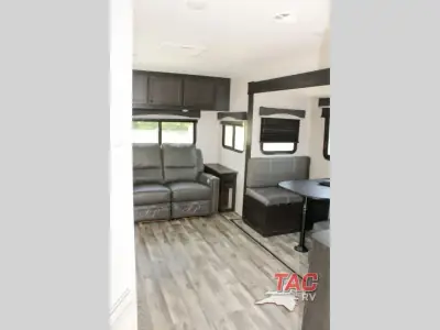 2022 Highland Ridge Mesa Ridge S-Lite ML242RL photo 7