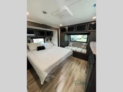 2026 Venture SportTrek Touring Edition STT336VRK photo 10