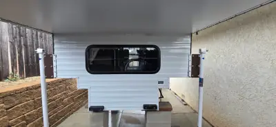 2017 FOUR WHEEL CAMPERS FLEET photo 3