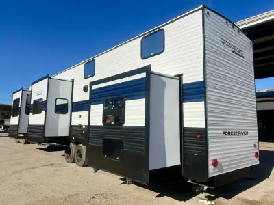 2026 Forest River Cherokee Timberwolf 39DK photo 4