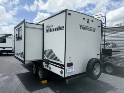 2019 Winnebago Micro Minnie 2108DS photo 7