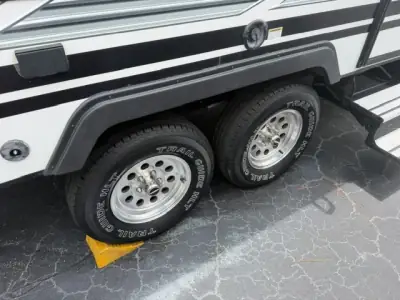2019 Winnebago Micro Minnie 2108DS photo 9