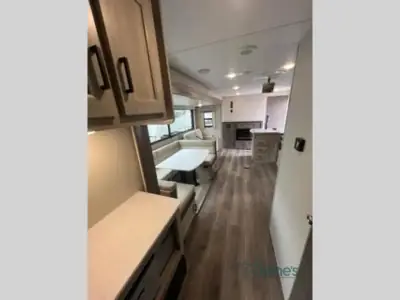2026 Coachmen Catalina Legacy Edition 323BHDSCK photo 5