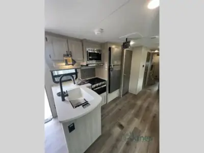 2026 Coachmen Catalina Legacy Edition 323BHDSCK photo 6