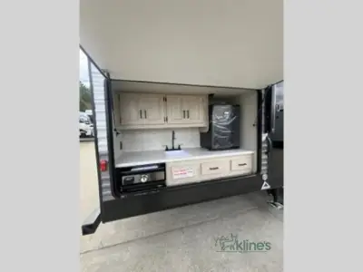 2026 Coachmen Catalina Legacy Edition 323BHDSCK photo 17