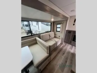2026 Coachmen Catalina Legacy Edition 323BHDSCK photo 9