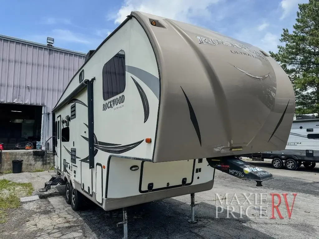 2017 Forest River Rockwood Ultra Lite 2440WS exterior