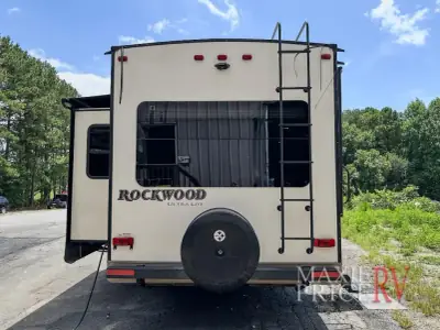2017 Forest River Rockwood Ultra Lite 2440WS photo 6