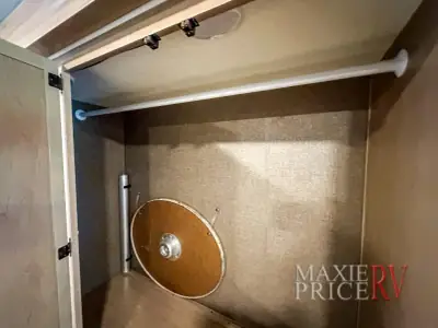 2018 Thor Motor Coach ACE 32.1 photo 39
