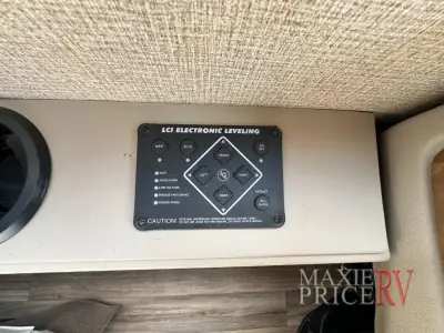 2018 Thor Motor Coach ACE 32.1 photo 15