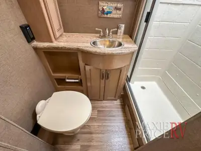 2018 Thor Motor Coach ACE 32.1 photo 30