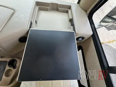 2018 Thor Motor Coach ACE 32.1 photo 20