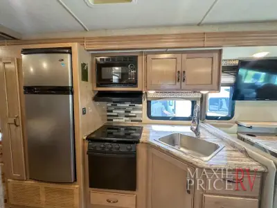 2018 Thor Motor Coach ACE 32.1 photo 26
