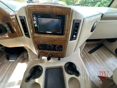 2018 Thor Motor Coach ACE 32.1 photo 18