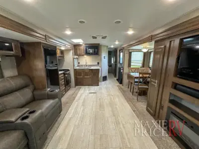 2019 Forest River Flagstaff Super Lite 29RSWS photo 25