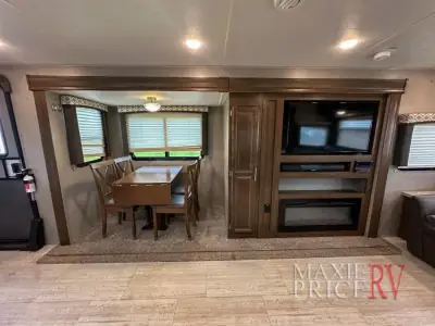 2019 Forest River Flagstaff Super Lite 29RSWS photo 15