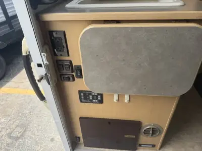 2008 Winnebago Aspect 26A photo 16
