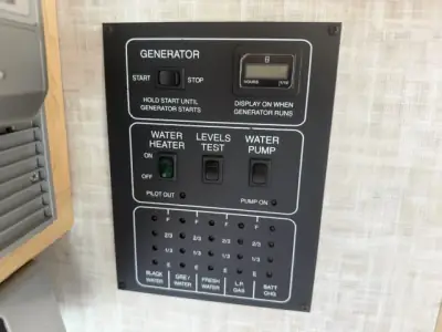 2008 Winnebago Aspect 26A photo 17