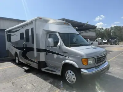 2008 Winnebago Aspect 26A photo 10