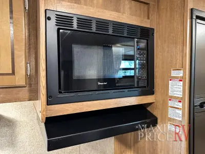 2018 Coachmen Catalina SBX 221TBS photo 17