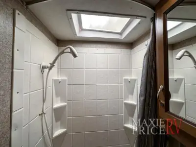 2018 Coachmen Catalina SBX 221TBS photo 26