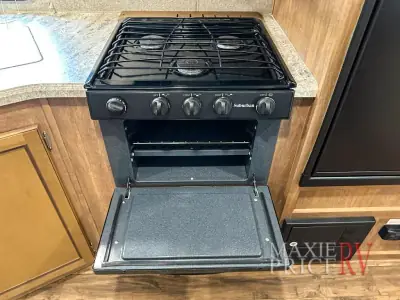 2018 Coachmen Catalina SBX 221TBS photo 16
