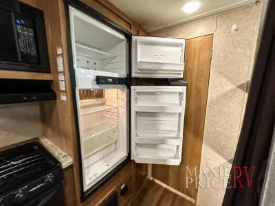 2018 Coachmen Catalina SBX 221TBS photo 18