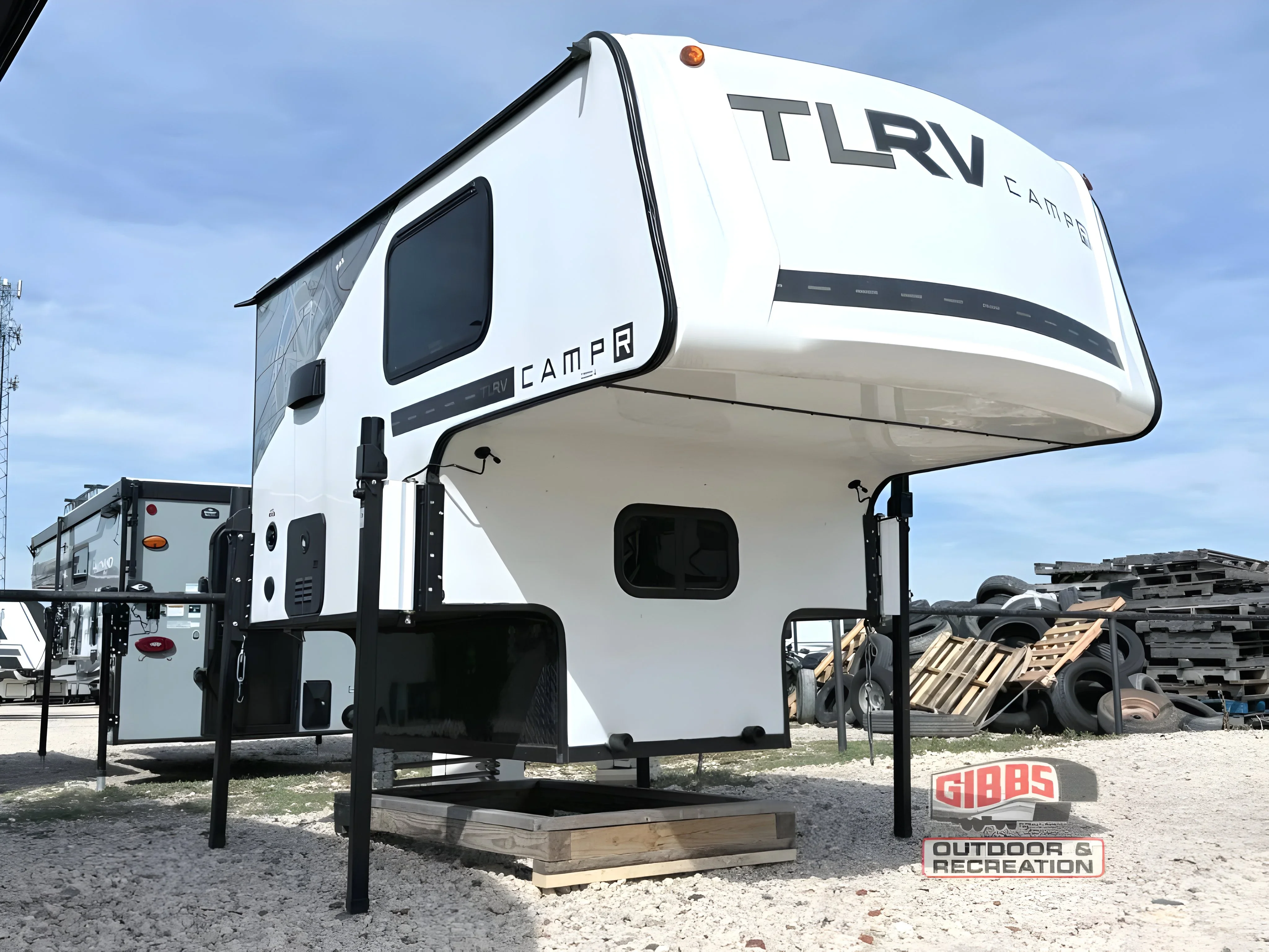2023 Travel Lite Super Lite 590SL exterior