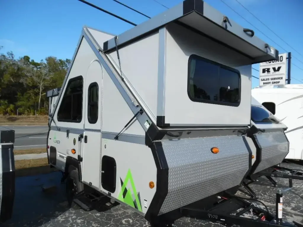 2025 Aliner LXE exterior