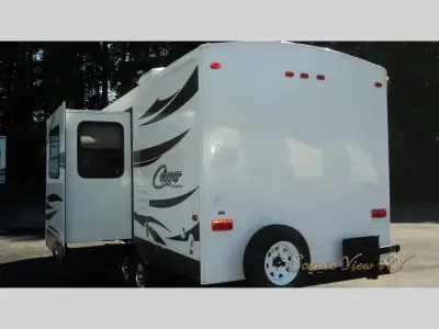 2013 Keystone Cougar X-Lite 21RBS photo 7