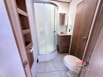 2021 Pacific Coachworks Surf Side 28FSB photo 21