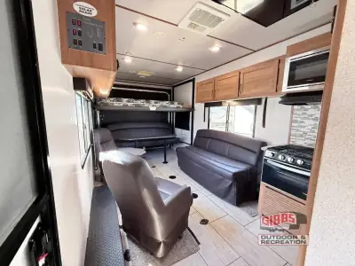 2021 Pacific Coachworks Surf Side 28FSB photo 9