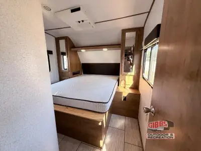 2021 Pacific Coachworks Surf Side 28FSB photo 28