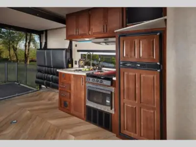 2018 Forest River Vengeance Rogue 25V photo 22