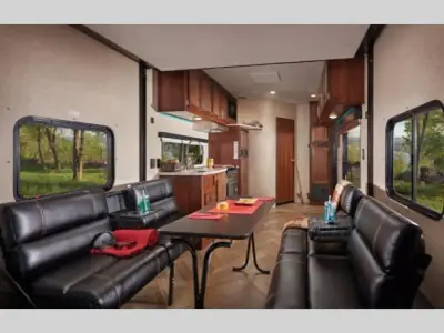 2018 Forest River Vengeance Rogue 25V photo 21