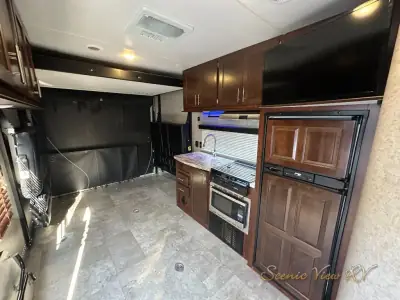 2018 Forest River Vengeance Rogue 25V photo 9