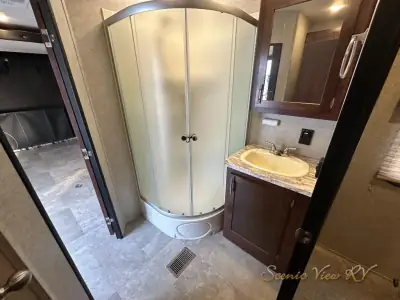 2018 Forest River Vengeance Rogue 25V photo 14