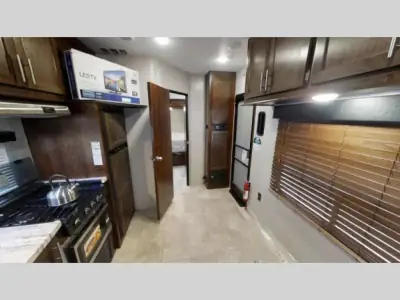 2018 Forest River Vengeance Rogue 25V photo 23