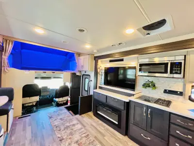 2025 Thor Motor Coach INCEPTION 38DA photo 11