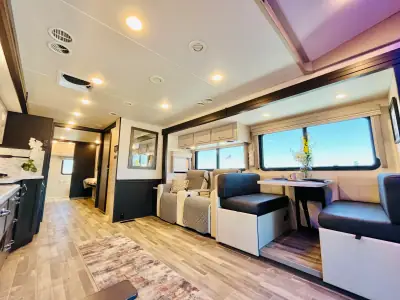 2025 Thor Motor Coach INCEPTION 38DA photo 9