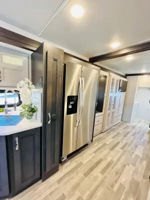2025 Thor Motor Coach INCEPTION 38DA photo 12
