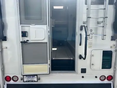2022 Lance Truck Camper Short Bed 855S photo 8