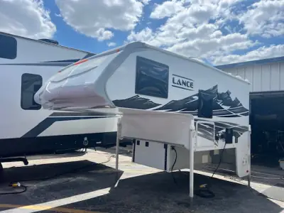 2022 Lance Truck Camper Short Bed 855S photo 6